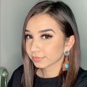 Meet your Posher, Julissa